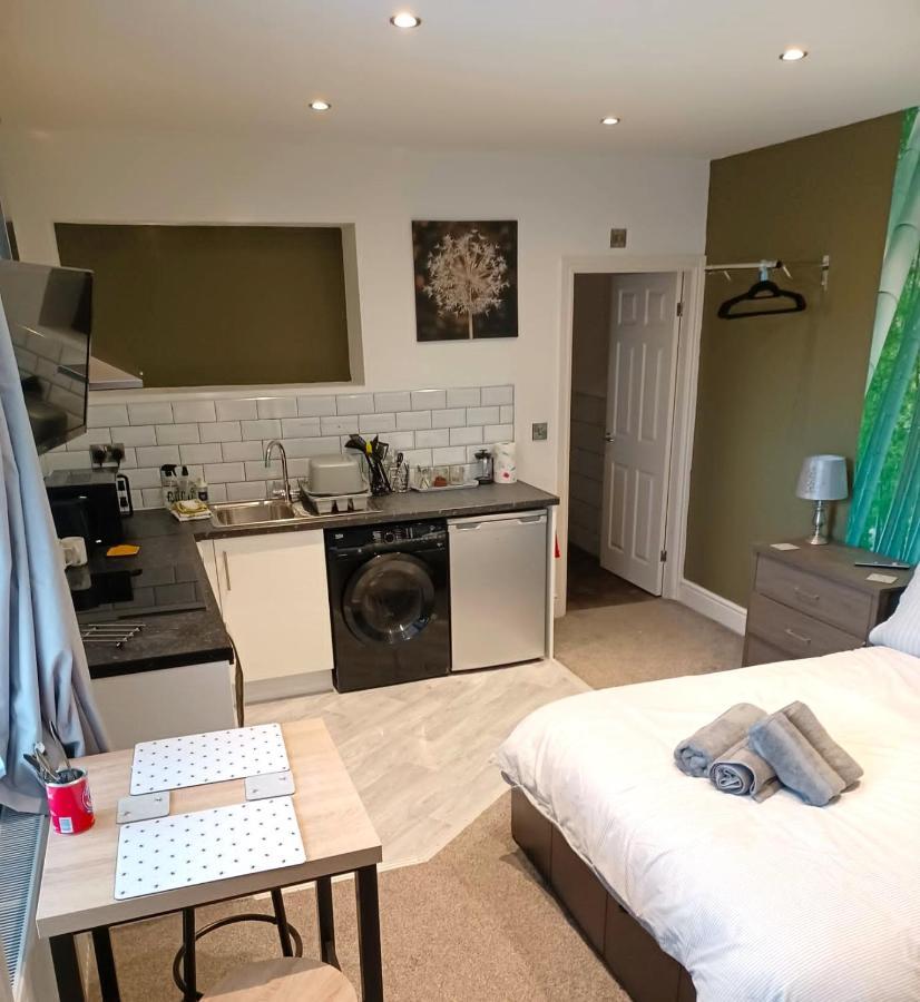 Contemporary 1 Bed Studio For Comfy Stay In Wigan Exterior photo